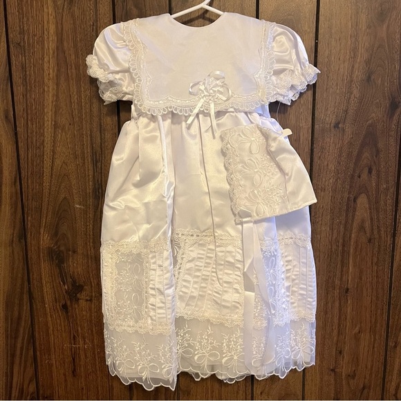 unbranded Other - Baby Girl White Christening Baptism Short Sleeve Round Neck Gown & Bonnet Sz 18M